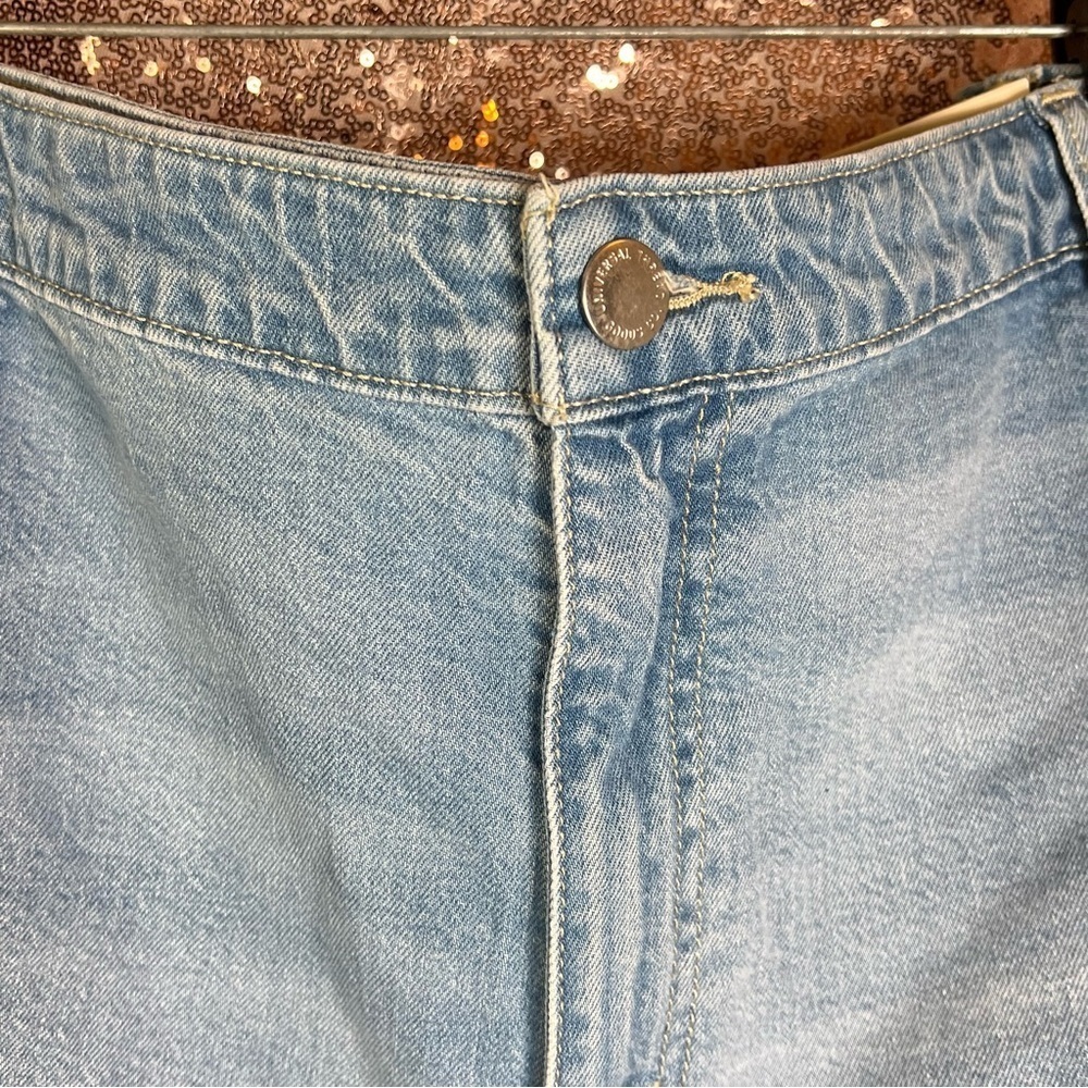 Universal Thread High-Rise 90s Light Blue Cut-Off Denim Shorts Size plus 26 NWT - Picture 2 of 11